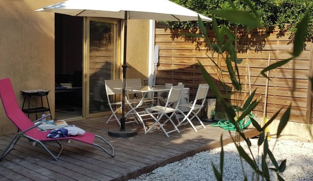 Studio 2/3 pers with garden.