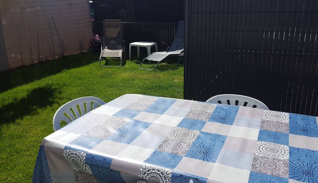 Studio 2 people with garden near sea and forest. its shops, its market .