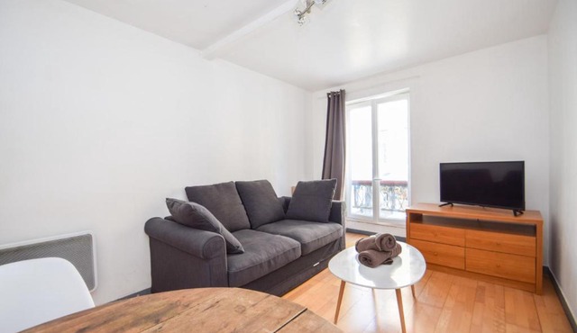 Studio 2 pers proche Métro Ligne 9 et limite Vincennes