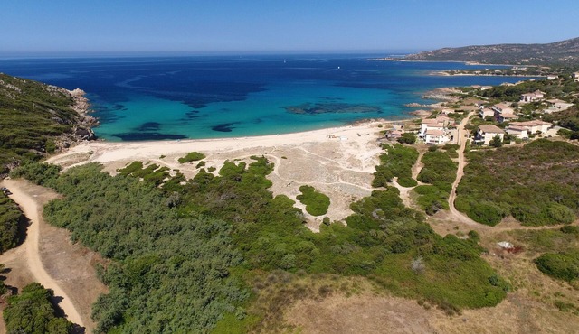 Studio 2 persons, swimming pool, sea view