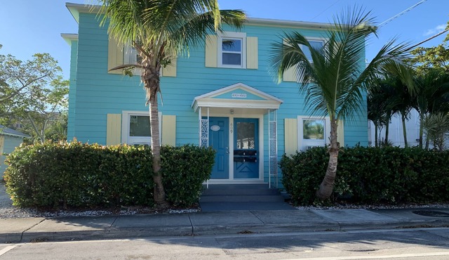 Studio #2 - Within Steps to Downtown Lake Worth Beach