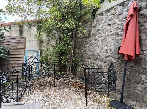 Studio 20m² avec balcon, jardinet, et WiFi au centre d'Amélie-Les-Bains - FR-1-659-80