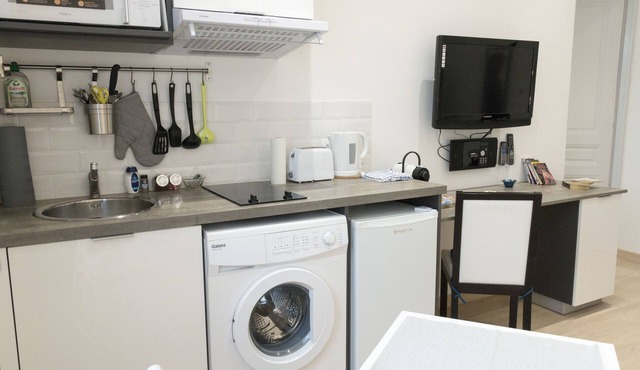 Studio 24-Studio-Apartment-Wet room-Garden view