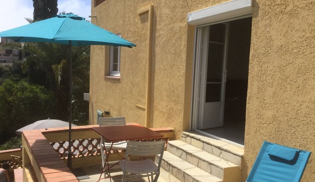 Studio 25m2 air-conditioned - quiet - sea view