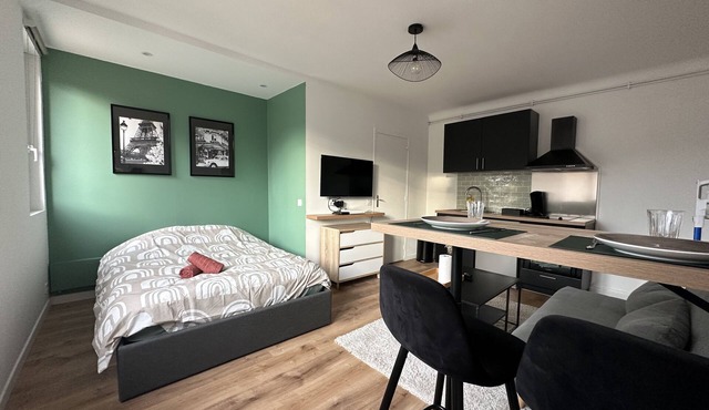 Studio 25m2 Rénové Proche Métro - Parking Privé