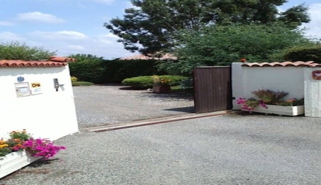 STUDIO 30 M2 ground floor sleeping area and terrace