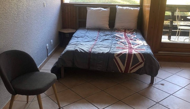 Studio 30m2 furnished renovated with lichen