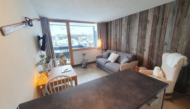 Studio 4 pers. 100m from the nearest chairlift, return on skis