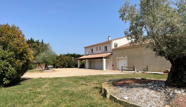 Studio 40m2 avec terrasse LE MAS DE LAURIANE