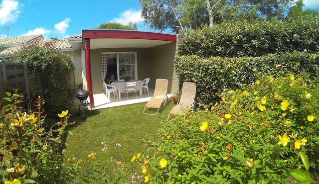 Studio:400M sea lake and centers city, 800 m sea, direct access cycle track.