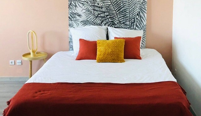 Studio 42m2, Lumineux, au Pied de la Gare ,parking Gratuit