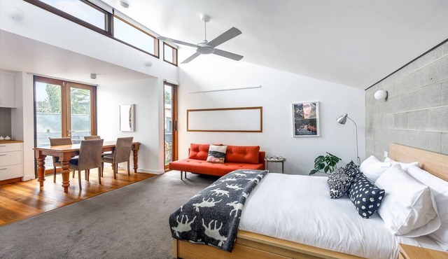 Studio 43 Vintage Warehouse Vibes in Fitzroy North