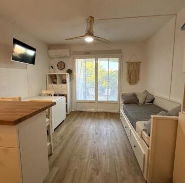 Studio 4pers rénové avec jardin et place privée