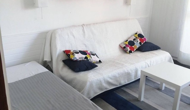 Studio 5/6 sleeps at Bois d'Aurouze 7th floor (linen not provided)