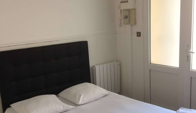 Studio 50 meters from the tram (number 16)