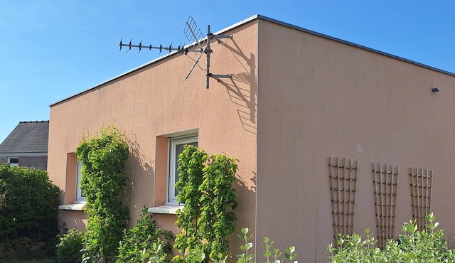 Studio 50m2 between fishing port and beach 100m away ideal for 1 couple and 1 child