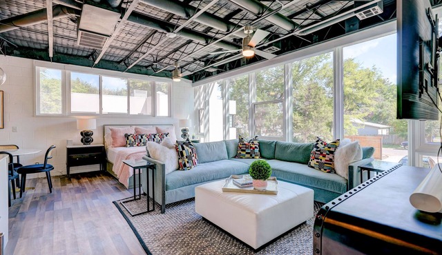 Studio | 5mins to University of Oklahoma | Kitchen, Wi-Fi, Free Parking #Cha