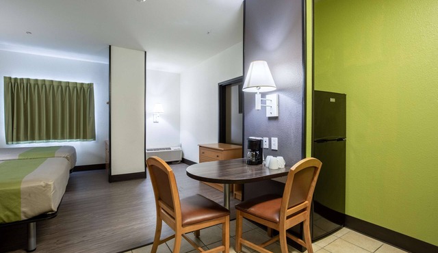 Studio 6 Bay City, TX