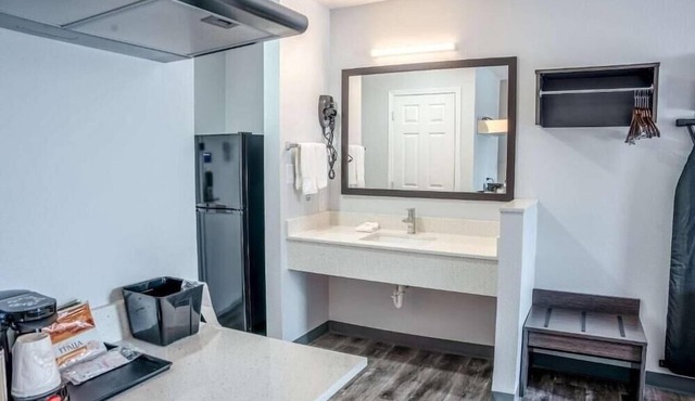 Studio 6 Claremore, OK