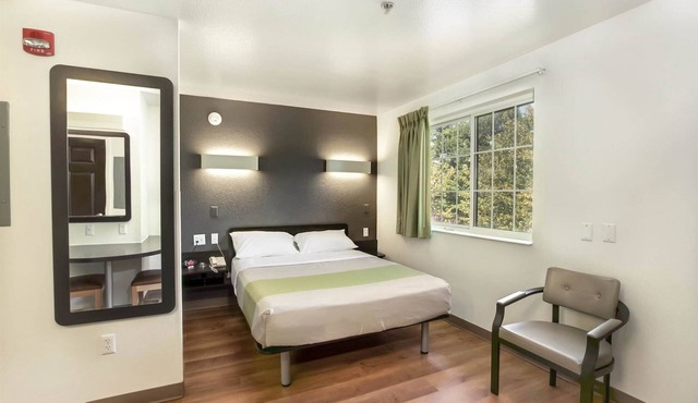 Studio 6 East Brunswick, NJ - NYC Area