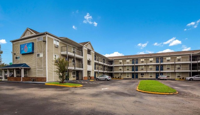 Studio 6 Extended Stay - Jacksonville, FL - South