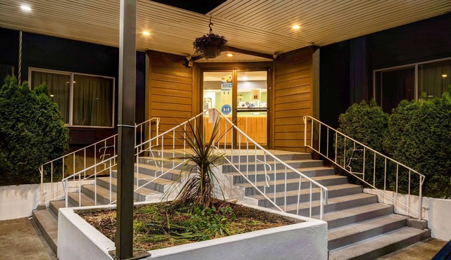 Studio 6 Portland, OR