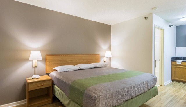 Studio 6 Statesboro, GA