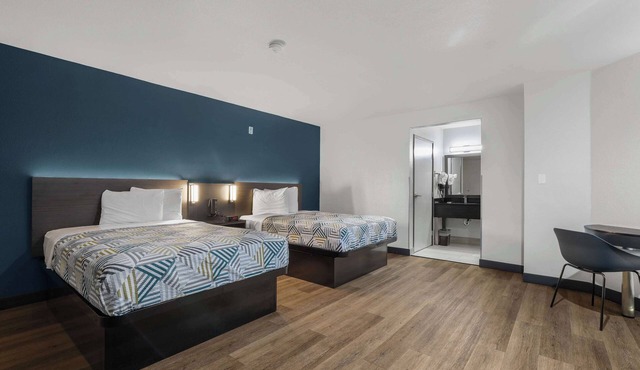 Studio 6 Suites Escondido, CA