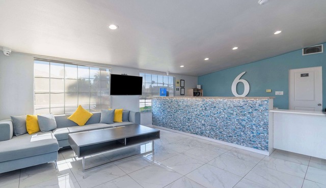 Studio 6 Suites Madera, California - Yosemite