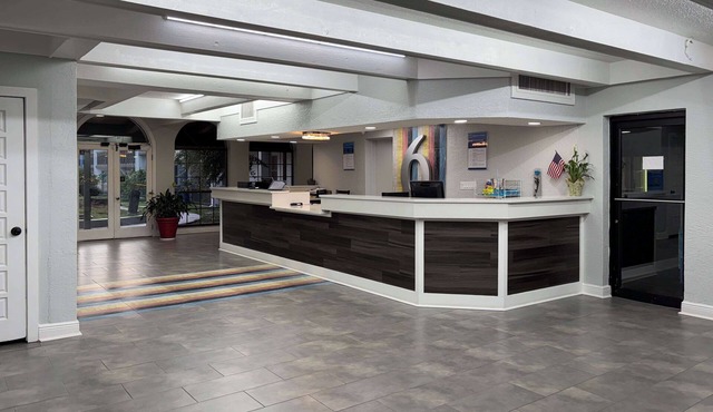 Studio 6 Tallahassee, FL – North Monroe