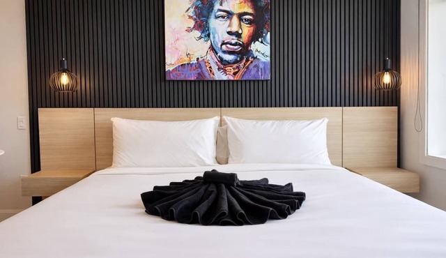 Studio #6 - The Hendrix | A/C 5 min downtown