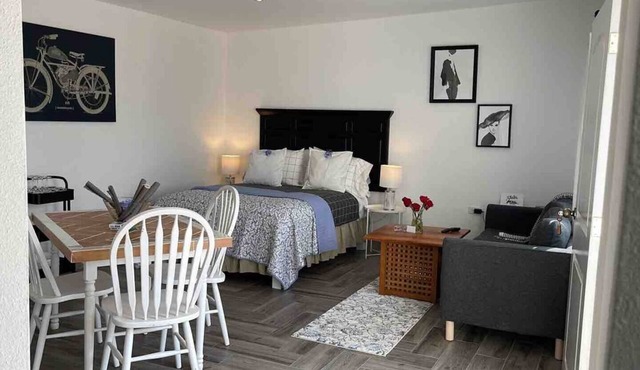 Studio 60- BEACH HOUSE