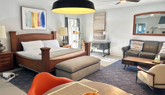 Studio | 8 min to Integris Baptist Portland Ave | Kitchen, Wi-Fi, Free Parking #MR
