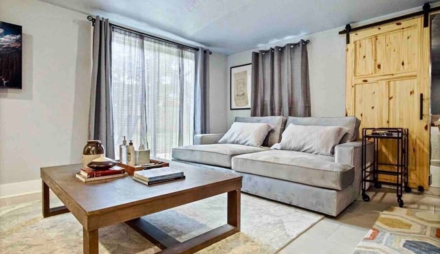 Studio 8mins to Integris Baptist Medical Kitchen, Wi-Fi, Free Parking #04