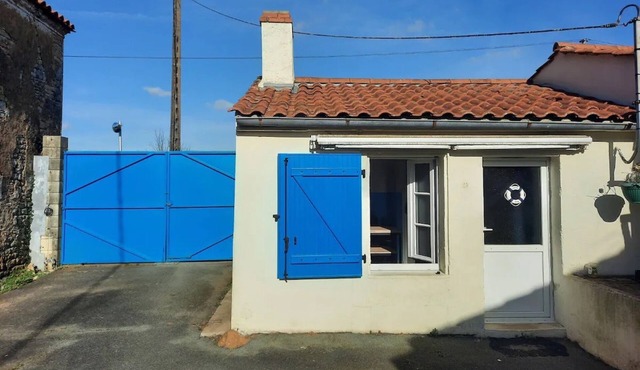 Studio Apartment "Gite Entre Terre Et Mer N1" with Shared Heated Pool, Private Terrace & Wi-Fi