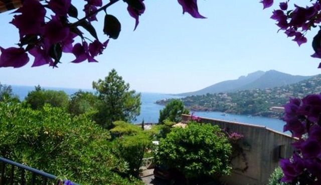 Studio a Theoule sur Mer a 400 m de la plage avec vue sur la mer terrasse amenagee et wifi