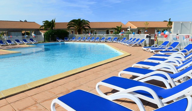 Studio Abordable et Spacieux | Terrain de Tennis!