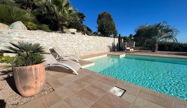 Studio "Albitru" avec piscine & vue sur la baie d'Ajaccio !