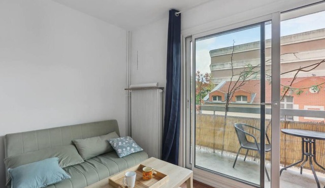 Studio aménagé avec terrasse