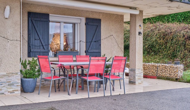 Studio Apartment with Private Terrace, Wi-Fi and Air Conditioning