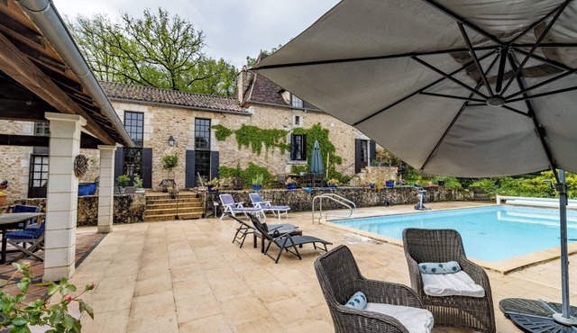 Studio Apartment 'Petit Gîte Croix Du Sud' with Shared Pool, Shared Terrace and Wi-Fi