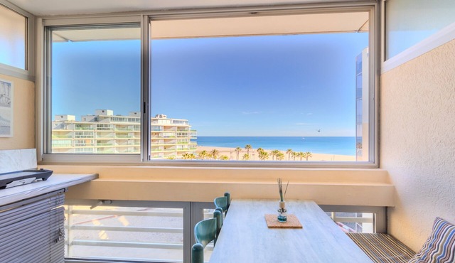 Studio Apartment 'Vue Mer' with Sea View, Wi-Fi and Air Conditioning