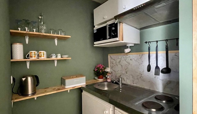Studio Apartment 'Castelnau Médoc' with Wi-Fi in Castelnau-de-Médoc