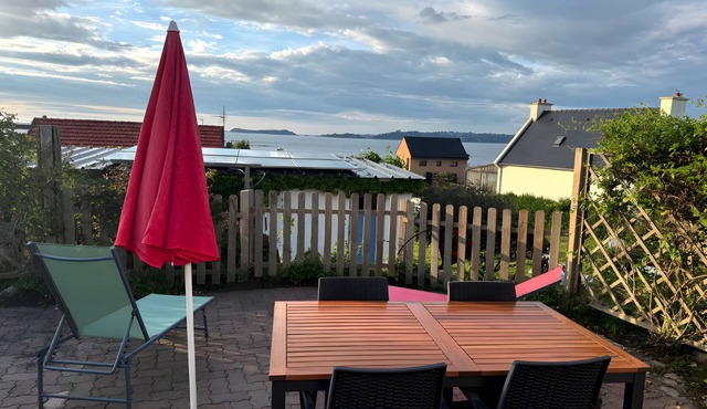 Studio Apartment 'Mimi's Penty' with Sea View, Private Terrace and Wi-Fi