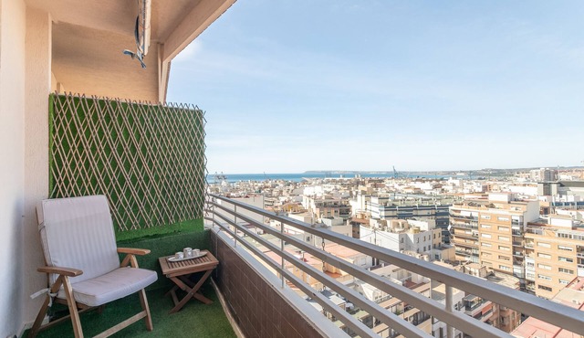 Studio Apartment "176" with Sea View, Balcony & Wi-Fi