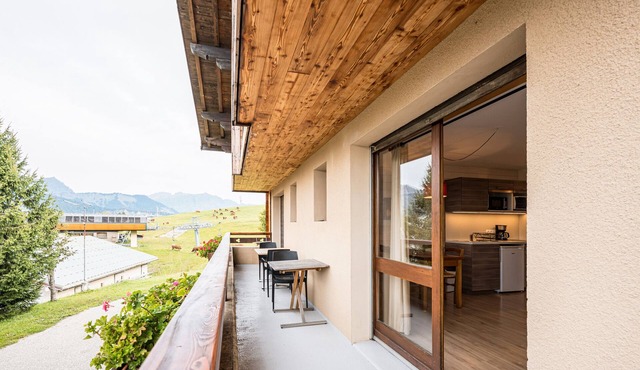 Studio Apartment '5 - L'Épilobe' with Mountain View, Shared Garden and Wi-Fi