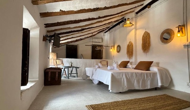 Studio Apartment 'Alojamiento Verdala' with Shared Garden, Wi-Fi and Air Conditioning