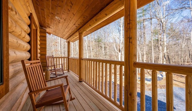 Studio apartment at Sugarloaf Log House