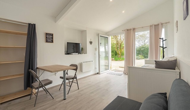 Studio Apartment 'Au Petit Chez Nous' with Private Terrace, Private Garden and Wi-Fi