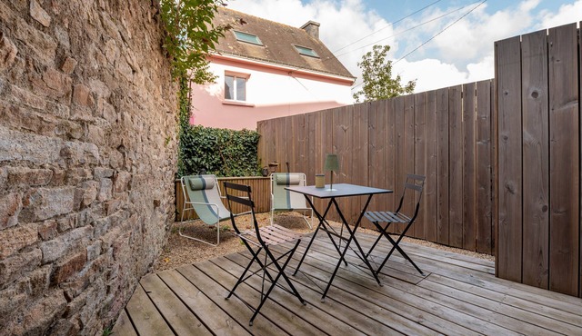 Studio Apartment 'Berder Linge Inclus Wifi Terrasse' with Wi-Fi